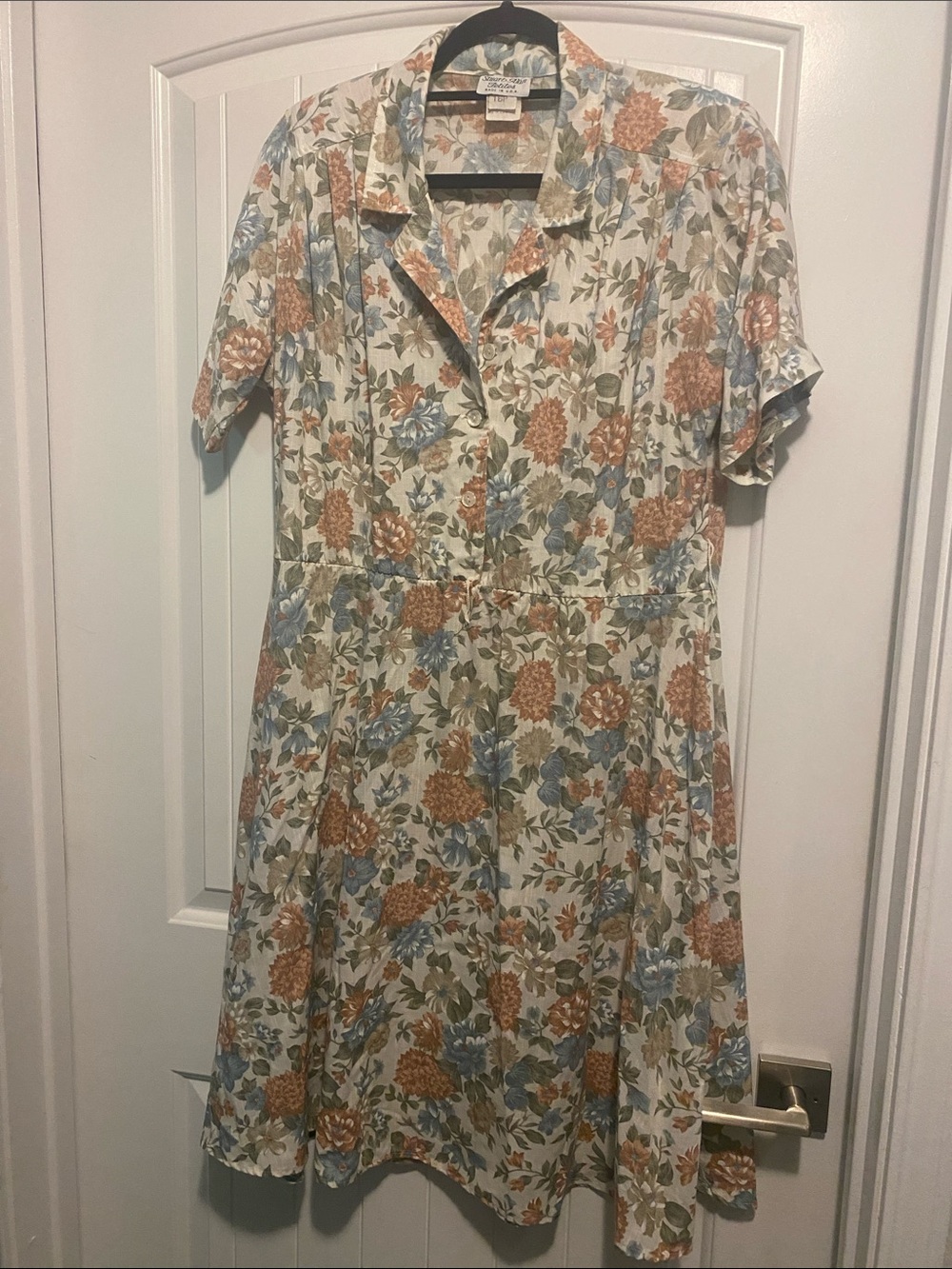 Alan Stuart Cream Floral Button-Front Short Sleeve Dress